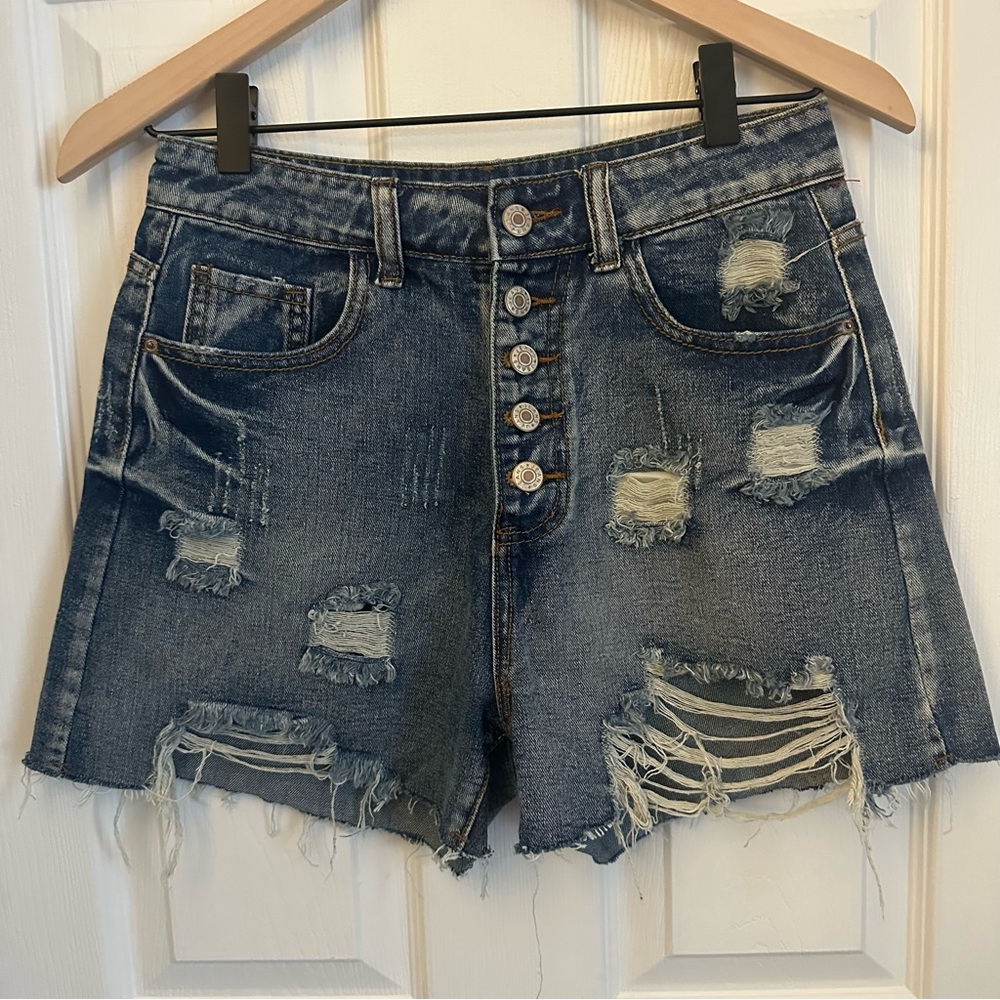 NWT Adele B. Hudson Blvd Shorts Distressed Denim Size Medium Women's 4 or 6